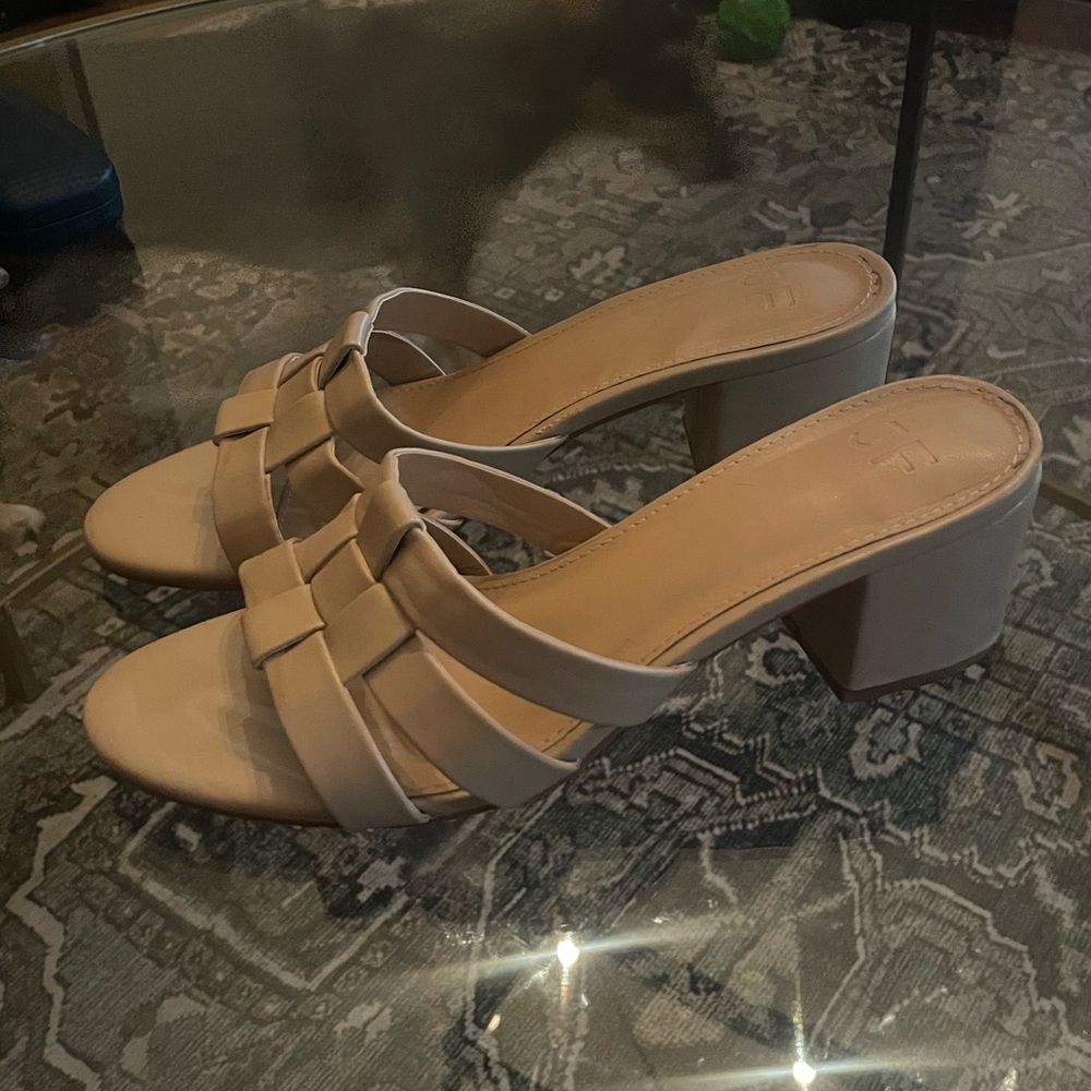Woven heeled sandal
